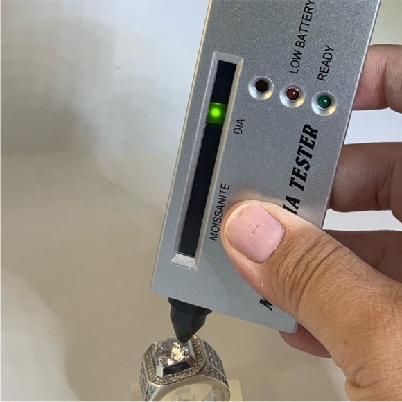 18k 2ct Solitaire Ring - Picture 10 of 14